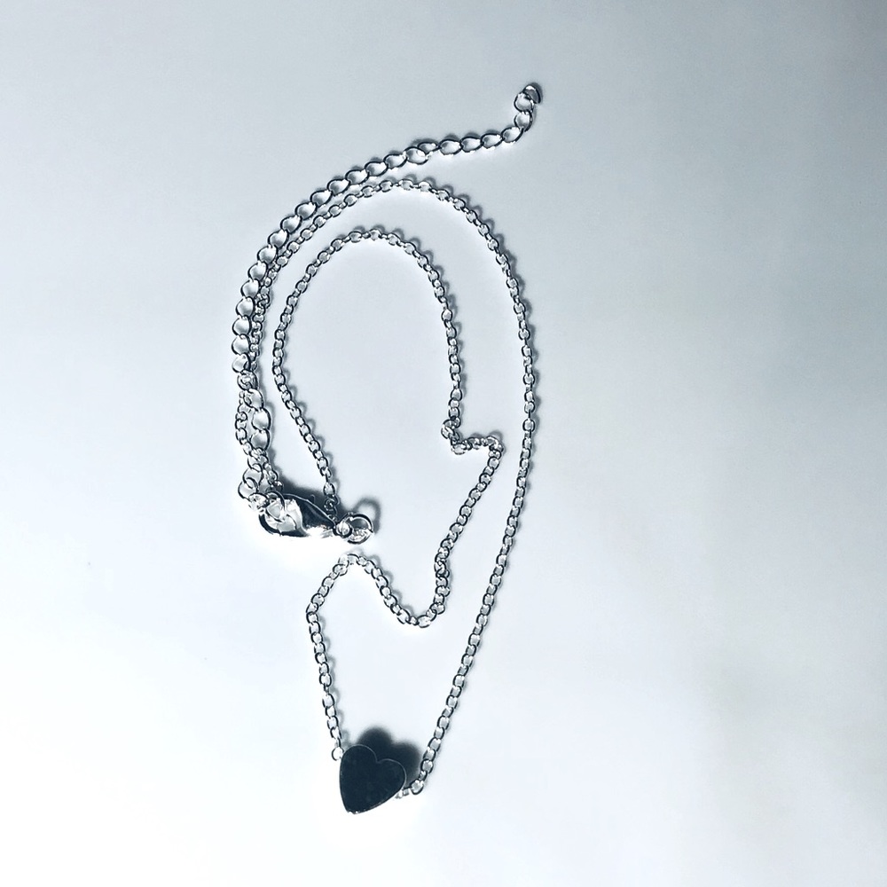 Dainty Heart Accent Necklace Super Cute Minimalist Small Tiny Feminine Romantic - Picture 3 of 5